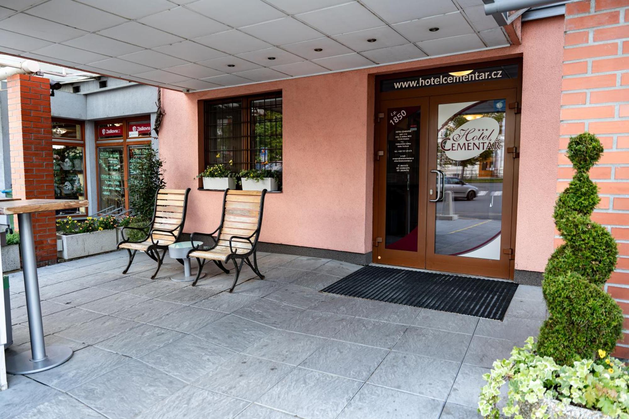 Hotel Cementar 흐라니체 외부 사진
